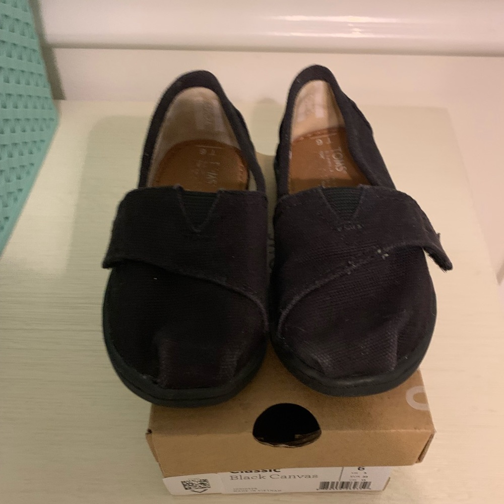 Toddler girl toms slightly work